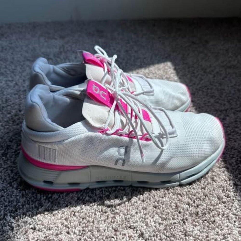 On Cloudnova 2 pink running shoes 9.5